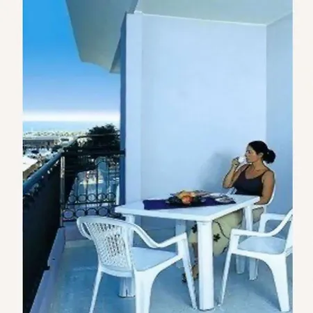Cozy With Terrace Appartement Bibione